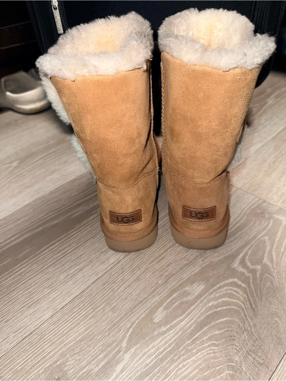 UGG Bailey B2S Suede Boots - Chestnut/Tan